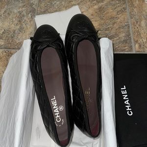 Authentic Chanel Quilted Ballerina Flat shoes size 40 in black